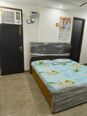 Bedroom in 3 BHK Builder Floor at Janakpuri – for Rent