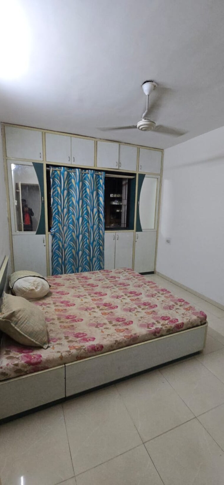 Bedroom, magarpatta-daffodils-apartment 2 Bedroom 1000 Sq.Ft. Apartment In Hadapsar Pune 9663876