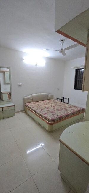 Bedroom in 2 BHK Apartment at Magarpatta Daffodils Apartment, Hadapsar – for Rent