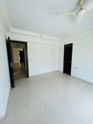 Room in 3 BHK Apartment at Adani Group Western Heights, Andheri West – for Rent