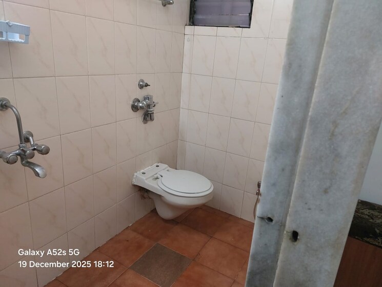 Bathroom, vashi sector 15 2 Bedroom 850 Sq.Ft. Apartment In Vashi Sector 15 Navi Mumbai 9663910