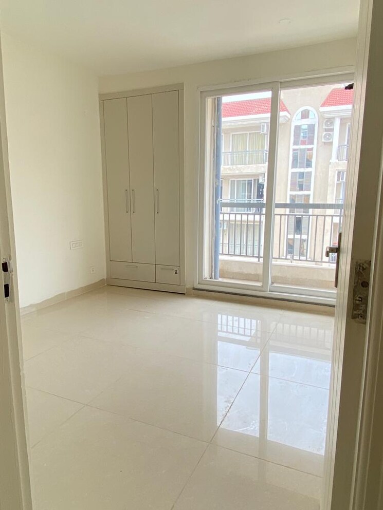 Room, maxxus-elanza 3 Bedroom 1100 Sq.Ft. Apartment In International Airport Road Zirakpur 9663918