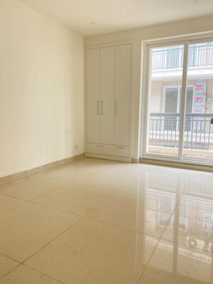 Room in 3 BHK Apartment at Maxxus Elanza, International Airport Road – for Rent