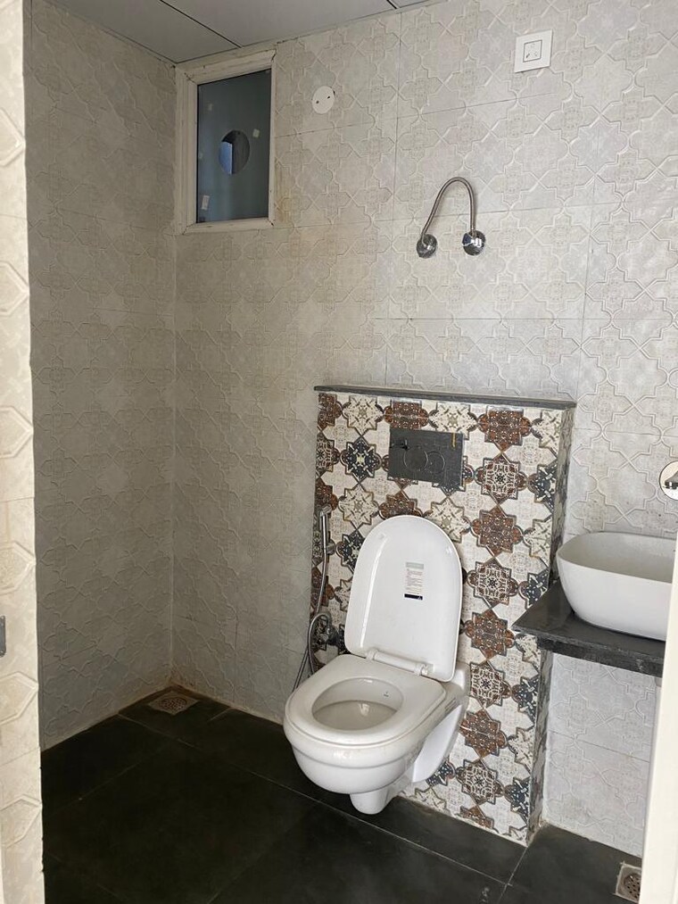 Bathroom, maxxus-elanza 3 Bedroom 1100 Sq.Ft. Apartment In International Airport Road Zirakpur 9663918