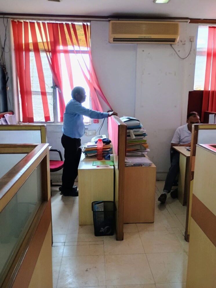 Team Area, park street Commercial Office Space 1100 Sq.Ft. In Park Street Kolkata 9663936