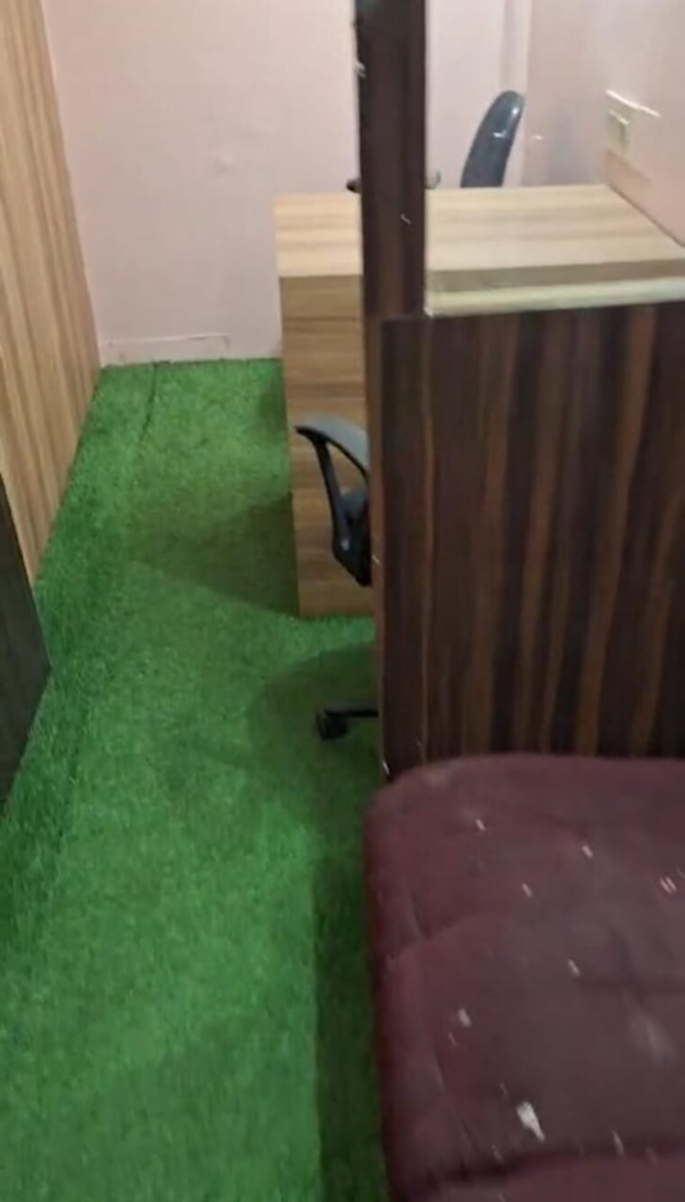 Balcony, camac street Commercial Office Space 500 Sq.Ft. In Camac Street Kolkata 9663949