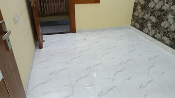 Room in 2 BHK Builder Floor at Vaishali Sector 5 – for Rent