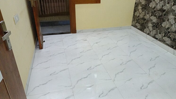 Room, vaishali sector 5 2 Bedroom 750 Sq.Ft. Builder Floor In Vaishali Sector 5 Ghaziabad 9664014