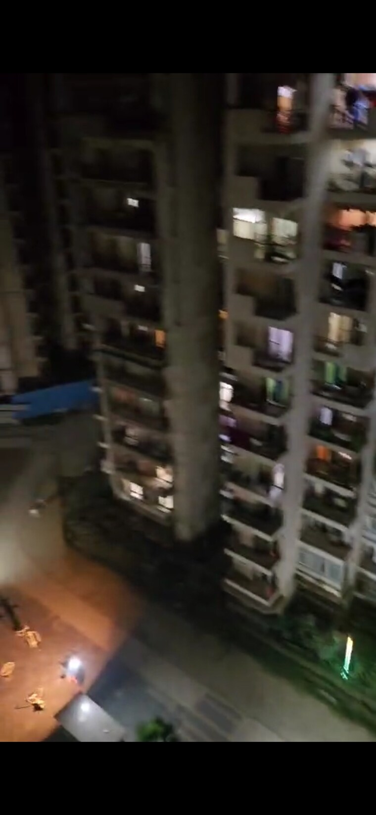  Parking, ajnara-le-garden 2.5 Bedroom 1040 Sq.Ft. Apartment In Sector 16b Greater Noida Greater Noida 9664030