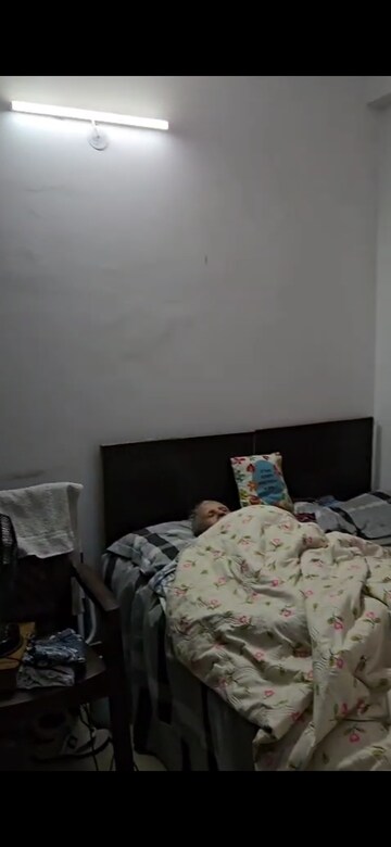 Bedroom in 2.5 BHK Apartment at Ajnara Le Garden, Sector 16b Greater Noida – for Rent