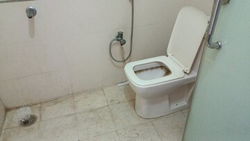 Bathroom in 2 BHK Builder Floor at Vaishali Sector 5 – for Rent