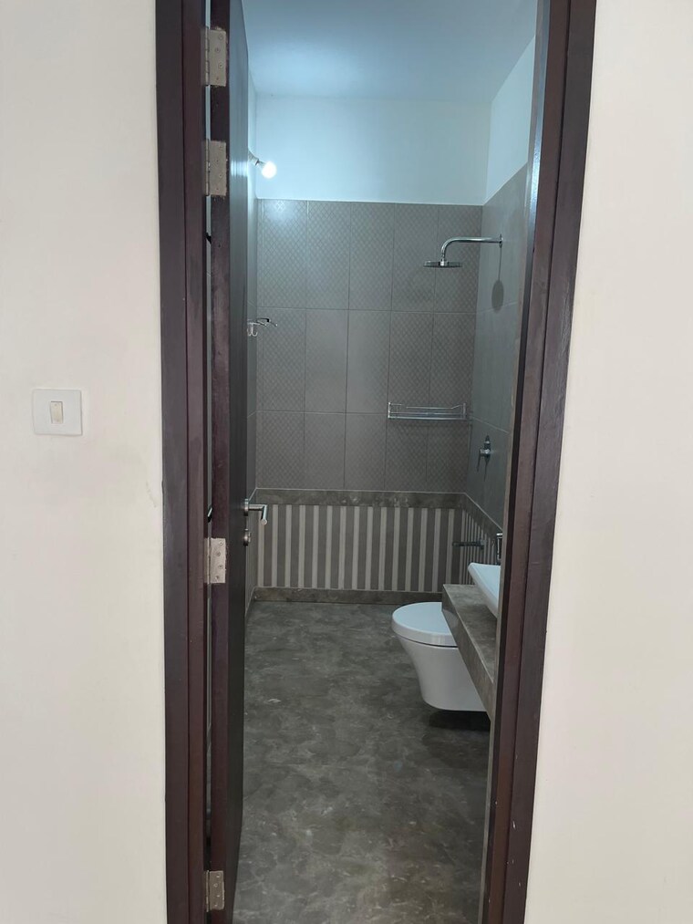 Bathroom, kalpataru-radiance 3 Bedroom 1300 Sq.Ft. Apartment In Goregaon West Mumbai 9664043