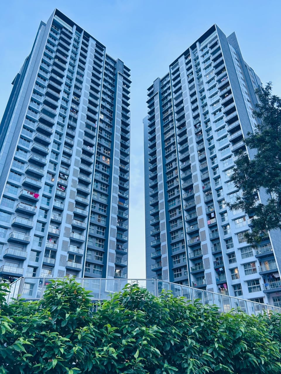 2 BHK + Extra Room Apartment For Sale in Amanora Ascent Towers
