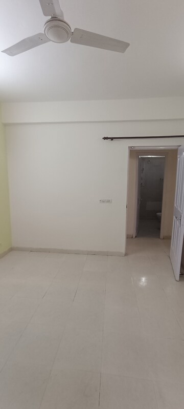 Room in 3 BHK Apartment at Tulip Orange, Sector 70 – for Rent