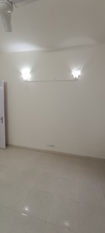 Room in 3 BHK Apartment at Tulip Orange, Sector 70 – for Rent