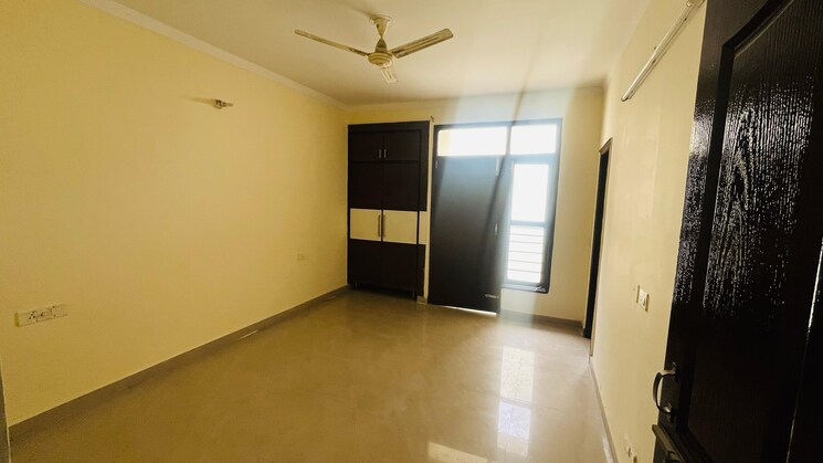 Room, prem-satyam-swastik-apartment 3 Bedroom 1350 Sq.Ft. Builder Floor In Patiala Road Zirakpur 9664117