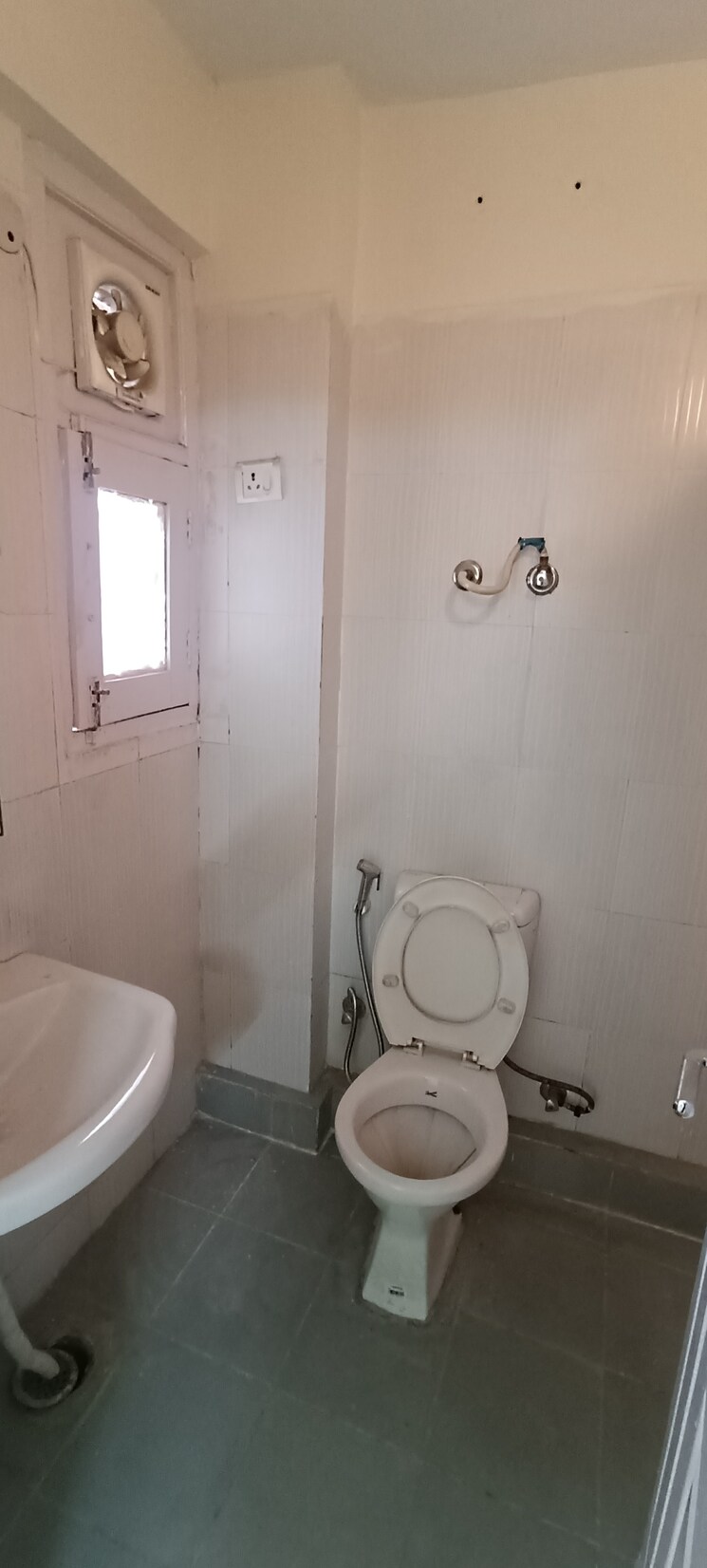 Bathroom, tulip-orange 3 Bedroom 1437 Sq.Ft. Apartment In Sector 70 Gurgaon 9664078