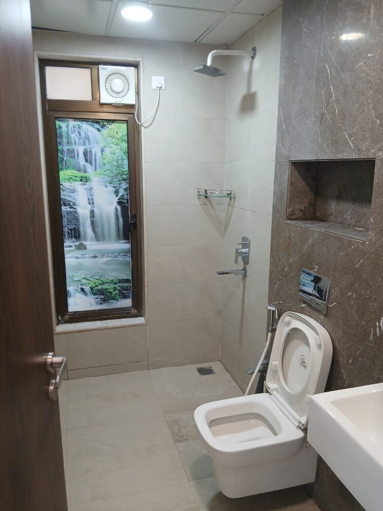 Bathroom, naman-habitat 2 Bedroom 807 Sq.Ft. Apartment In Andheri West Mumbai 9664097
