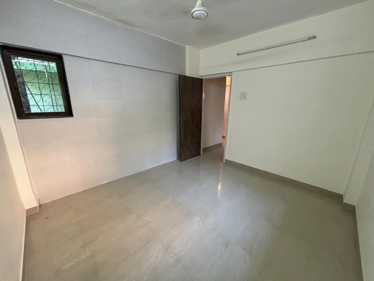 Room, shale-rock 1 Bedroom 600 Sq.Ft. Apartment In Bandra West Mumbai 9664100