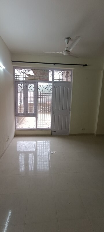 Room in 3 BHK Apartment at Tulip Orange, Sector 70 – for Rent