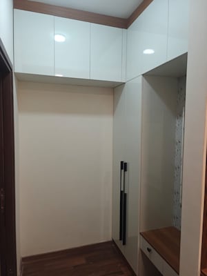 Room in 3 BHK Apartment at Century Breeze, Jakkuru – for Rent