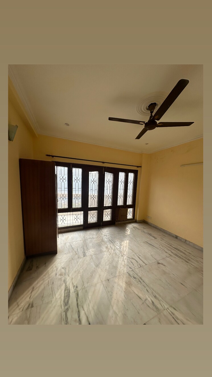 Room, unitech-south-city-1 2.5 Bedroom 1300 Sq.Ft. Builder Floor In South City 1 Gurgaon 9664112