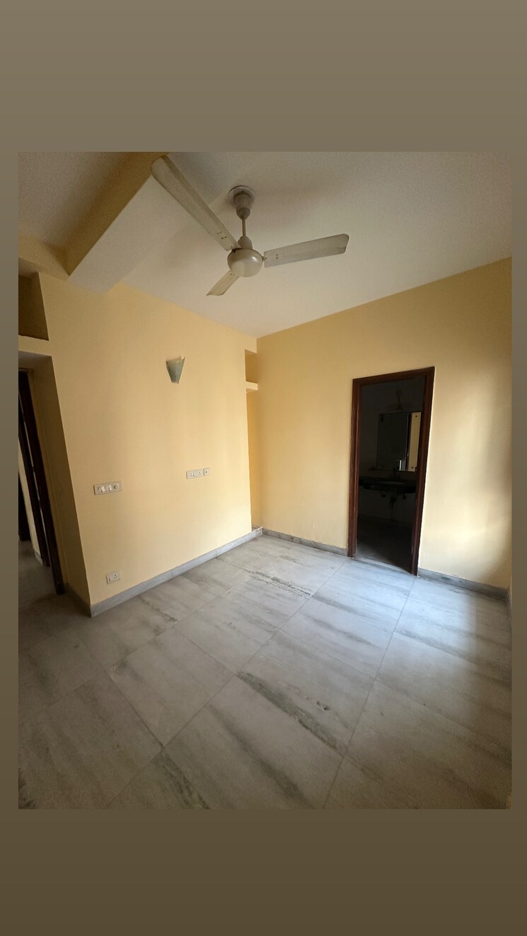 Room, unitech-south-city-1 2.5 Bedroom 1300 Sq.Ft. Builder Floor In South City 1 Gurgaon 9664112