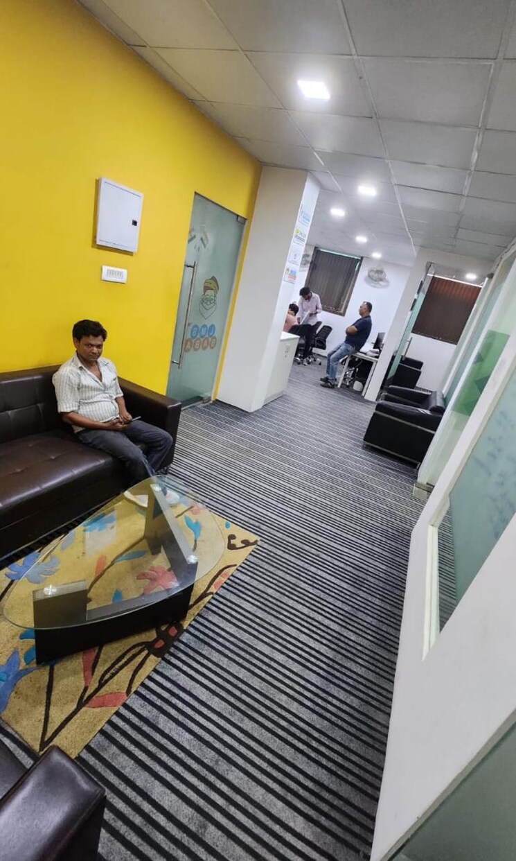 Team Area, sector 63 Commercial Office Space 1800 Sq.Ft. In Sector 63 Noida 9664133