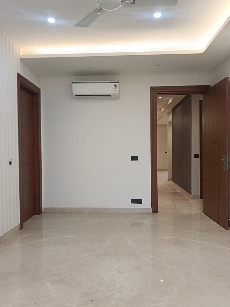 Room, unitech-south-city-ii 4 Bedroom 4500 Sq.Ft. Builder Floor In Sector 50 Gurgaon 9664174