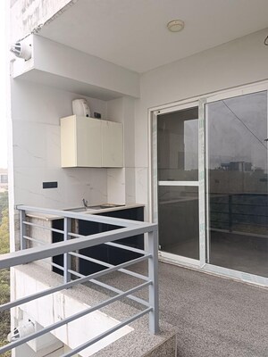 Balcony in 4 BHK Builder Floor at Unitech South City II, Sector 50 – for Rent
