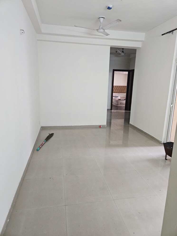 Room, mahagun-mywoods 2.5 Bedroom 1110 Sq.Ft. Apartment In Sector 16c Greater Noida Greater Noida 9664223