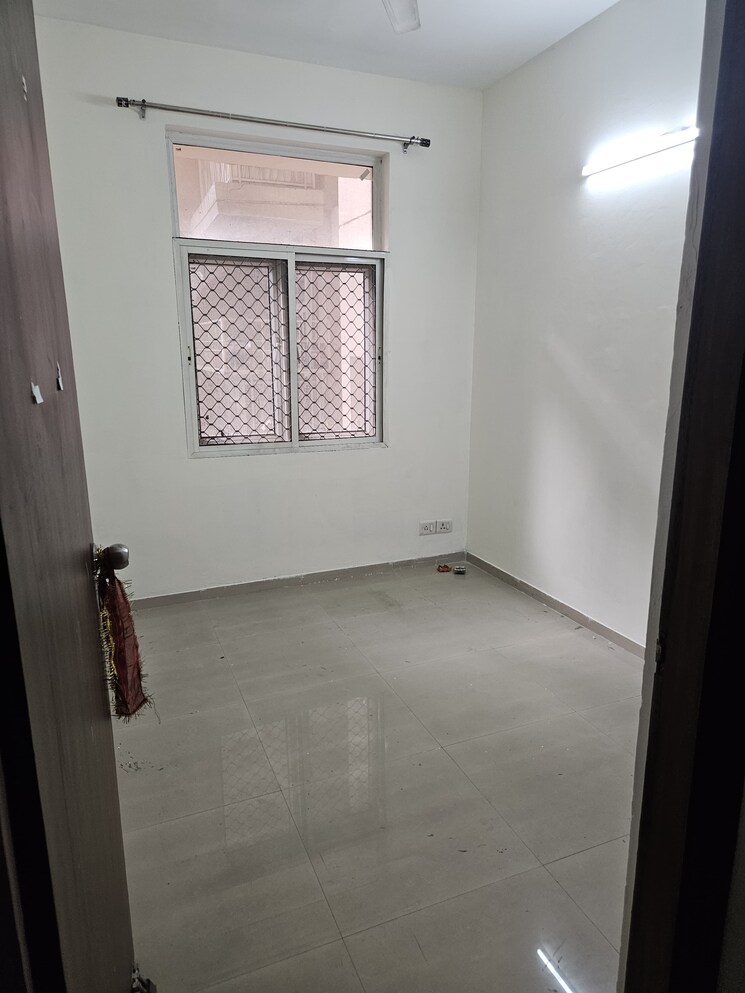 Room, mahagun-mywoods 2.5 Bedroom 1110 Sq.Ft. Apartment In Sector 16c Greater Noida Greater Noida 9664223