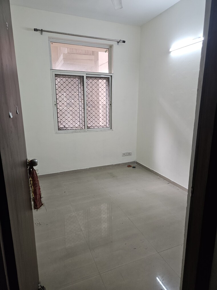 Room, mahagun-mywoods 2.5 Bedroom 1110 Sq.Ft. Apartment In Sector 16c Greater Noida Greater Noida 9664223