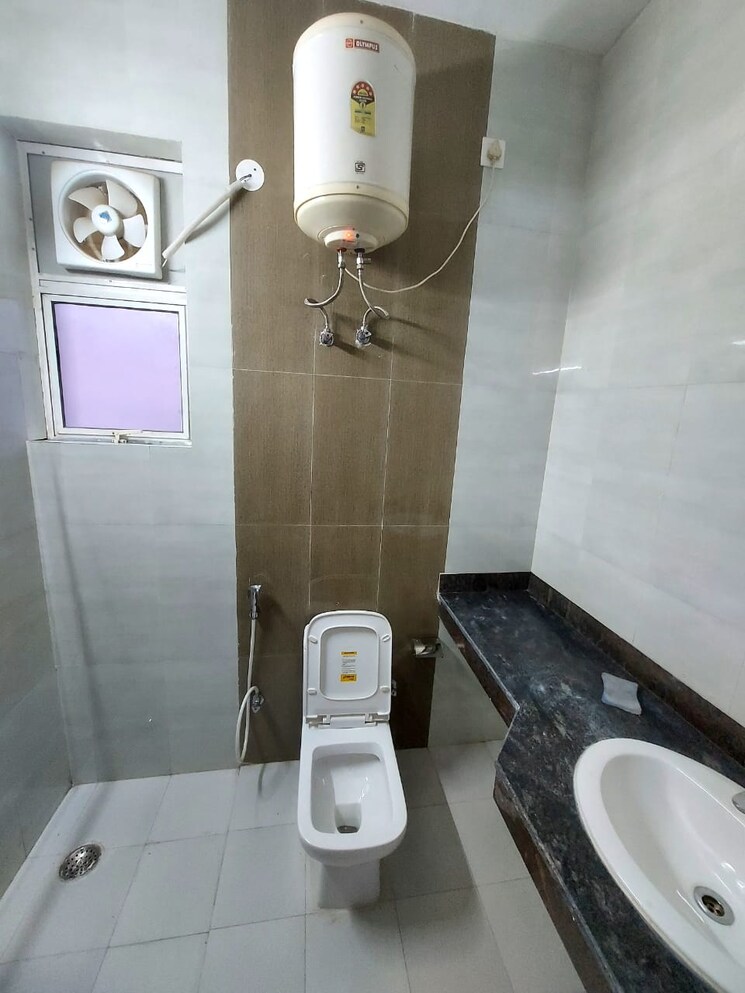 Bathroom, ansal-api-esencia 5 Bedroom 1650 Sq.Ft. Builder Floor In Sector 67 Gurgaon 9664169