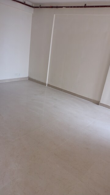 Room in 2 BHK Apartment at Signature Global Prime, Sector 63a – for Rent