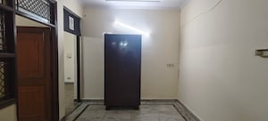 Building Lobby in 3 BHK Builder Floor at Mayur Vihar 1 – for Rent