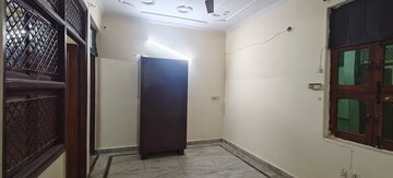Room in 3 BHK Builder Floor at Mayur Vihar Phase 1 – for Rent