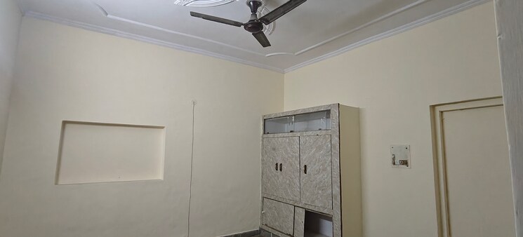 undefined, mayur vihar phase 1 3 Bedroom 900 Sq.Ft. Builder Floor In Mayur Vihar Phase 1 Delhi 9664308