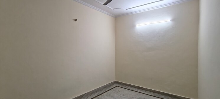 Room, mayur vihar phase 1 3 Bedroom 900 Sq.Ft. Builder Floor In Mayur Vihar Phase 1 Delhi 9664308