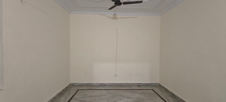 Room, mayur vihar phase 1 3 Bedroom 900 Sq.Ft. Builder Floor In Mayur Vihar Phase 1 Delhi 9664308