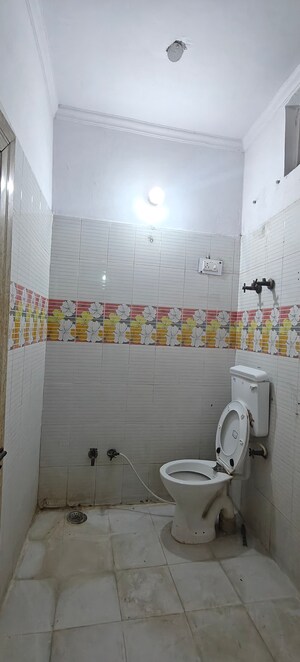 Bathroom in 3 BHK Builder Floor at Mayur Vihar 1 – for Rent