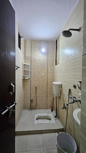 Attached Bathroom in 2 BHK Apartment at Gtb Enclave – for Rent
