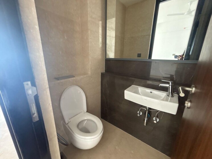 Bathroom, lodha-the-park 3 Bedroom 1450 Sq.Ft. Apartment In Worli Mumbai 9664291