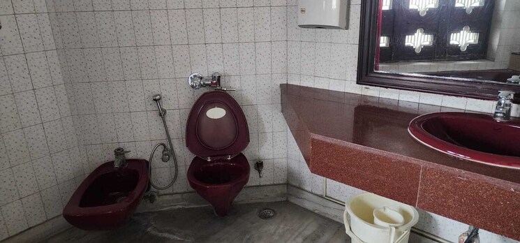 Bathroom, gomti nagar 6+ Bedroom 6000 Sq.Ft. Villa In Gomti Nagar Lucknow 9664300