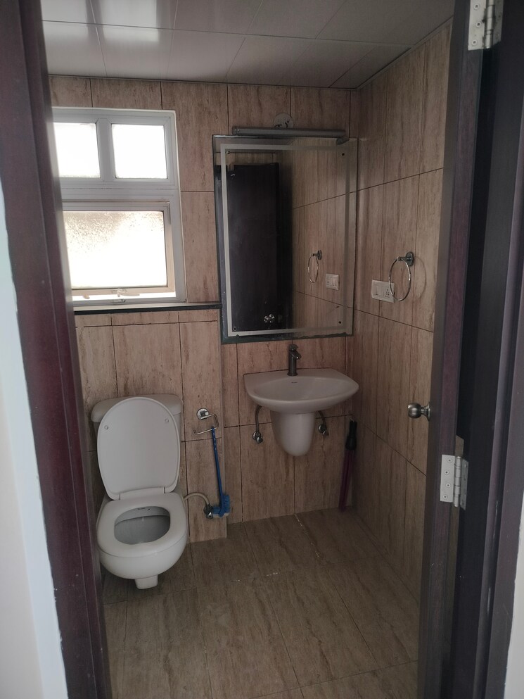 Bathroom, prestige-lakeside-habitat 2 Bedroom 1216 Sq.Ft. Apartment In Varthur Bangalore 9664294