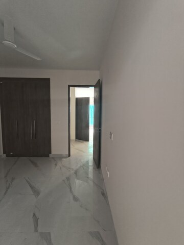 Room in 3 BHK Apartment at Mapsko Mount Ville, Sector 79 – for Rent