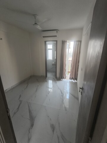 Room in 2 BHK Apartment at Smart World Gems, Sector 89 – for Rent