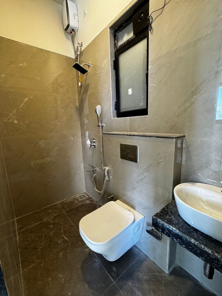 Bathroom, kl-astoria 2.5 Bedroom 750 Sq.Ft. Apartment In Bandra West Mumbai 9664320