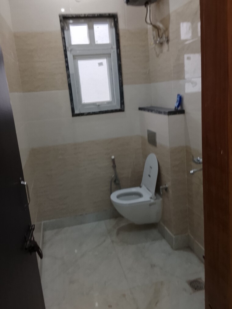 Bathroom, palam vihar 2 Bedroom 173 Sq.Yd. Builder Floor In Palam Vihar Gurgaon 9664332