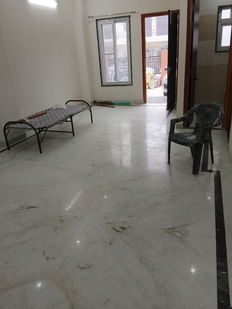  Parking, palam vihar 2 Bedroom 173 Sq.Yd. Builder Floor In Palam Vihar Gurgaon 9664332